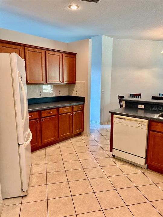 For Sale: $380,000 (3 beds, 2 baths, 2395 Square Feet)