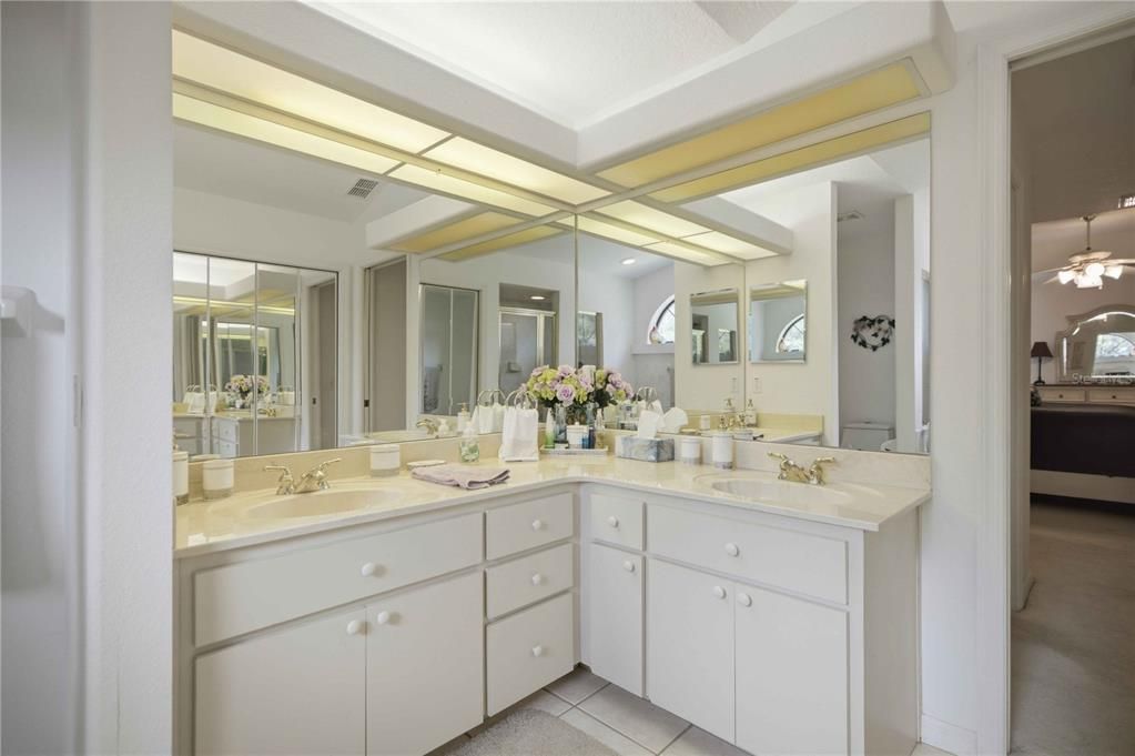 En Venta: $475,000 (3 camas, 2 baños, 1927 Pies cuadrados)