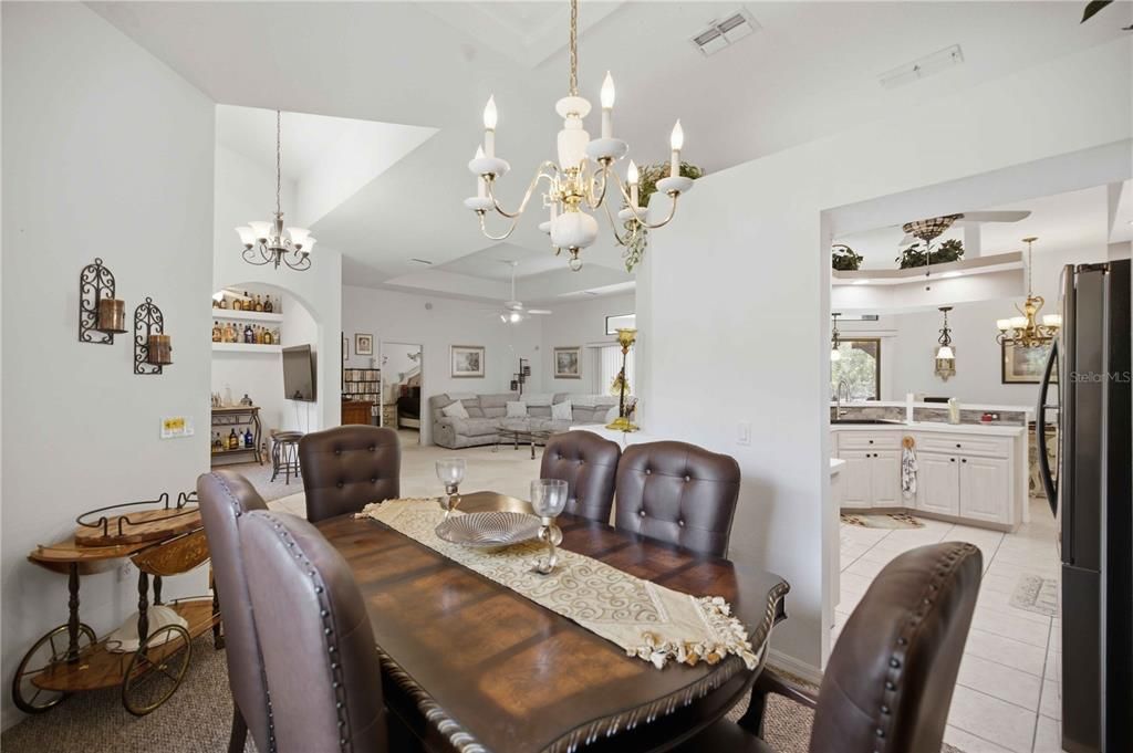 En Venta: $475,000 (3 camas, 2 baños, 1927 Pies cuadrados)