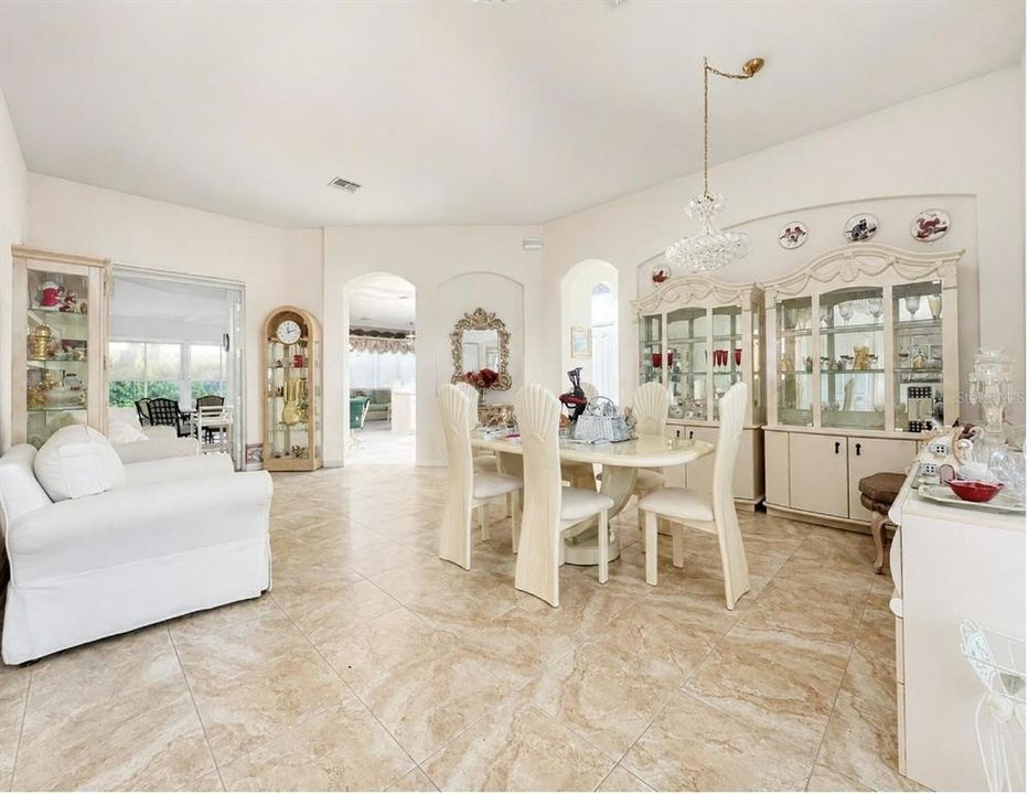 En Venta: $449,000 (3 camas, 2 baños, 2582 Pies cuadrados)