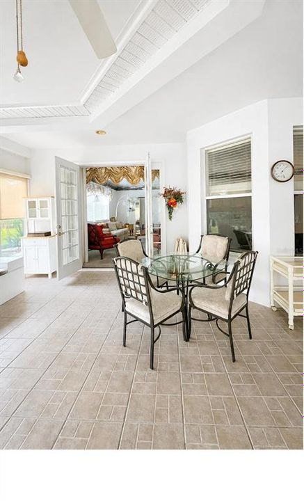 En Venta: $449,000 (3 camas, 2 baños, 2582 Pies cuadrados)