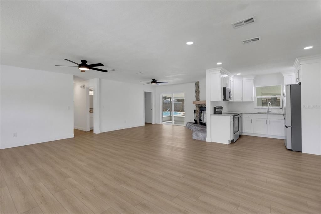 Active With Contract: $409,900 (4 beds, 3 baths, 1704 Square Feet)