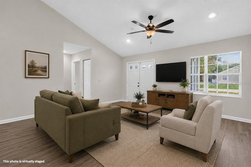 For Sale: $299,999 (3 beds, 2 baths, 1526 Square Feet)