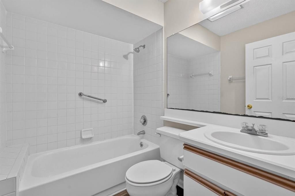 For Sale: $299,999 (3 beds, 2 baths, 1526 Square Feet)