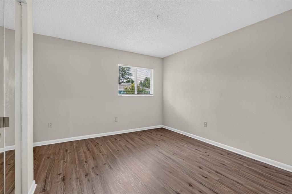 For Sale: $299,999 (3 beds, 2 baths, 1526 Square Feet)