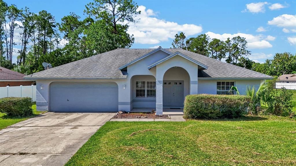 For Sale: $299,999 (3 beds, 2 baths, 1526 Square Feet)