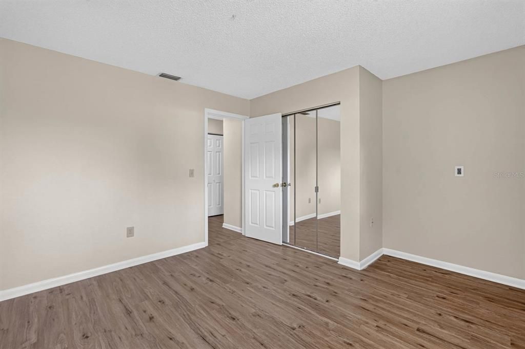 For Sale: $299,999 (3 beds, 2 baths, 1526 Square Feet)
