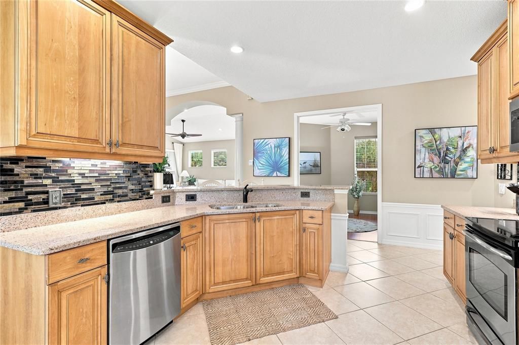 For Sale: $424,900 (2 beds, 2 baths, 1742 Square Feet)