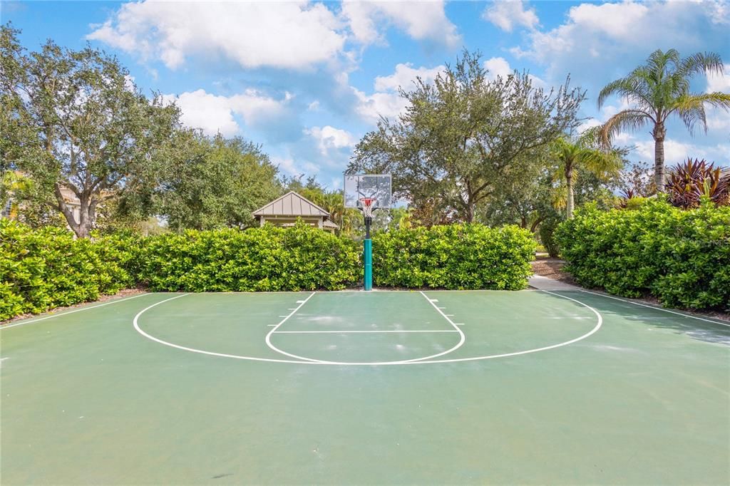 For Sale: $424,900 (2 beds, 2 baths, 1742 Square Feet)