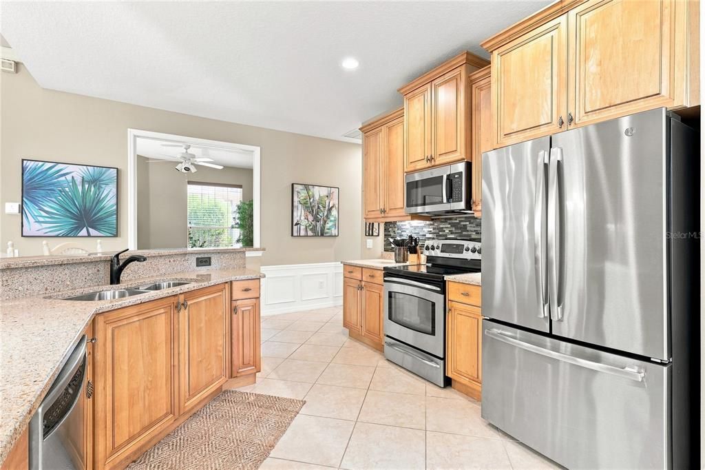For Sale: $424,900 (2 beds, 2 baths, 1742 Square Feet)