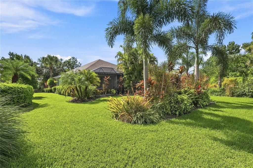 For Sale: $424,900 (2 beds, 2 baths, 1742 Square Feet)