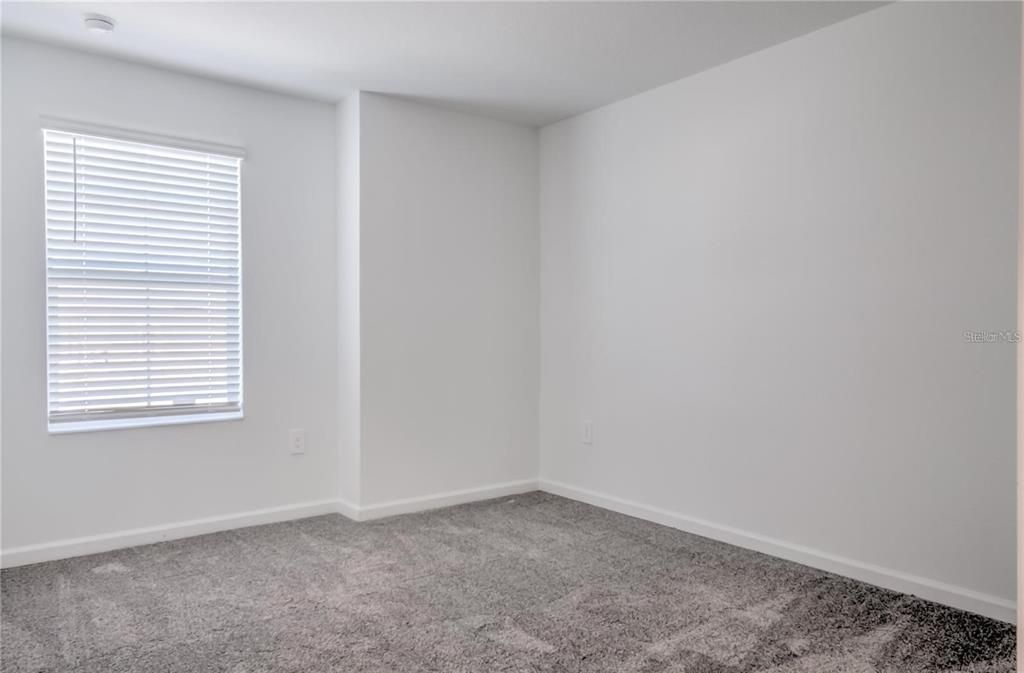 For Rent: $2,350 (4 beds, 2 baths, 1890 Square Feet)