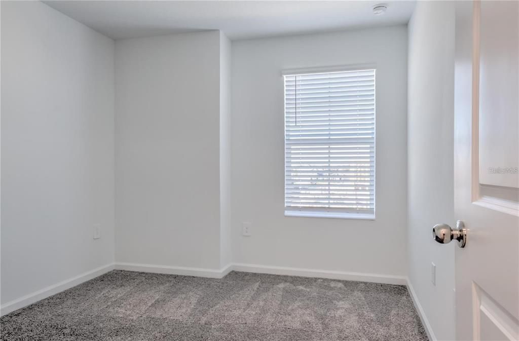 For Rent: $2,350 (4 beds, 2 baths, 1890 Square Feet)