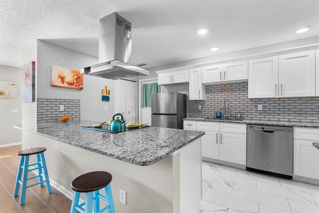 For Sale: $349,000 (3 beds, 2 baths, 2113 Square Feet)