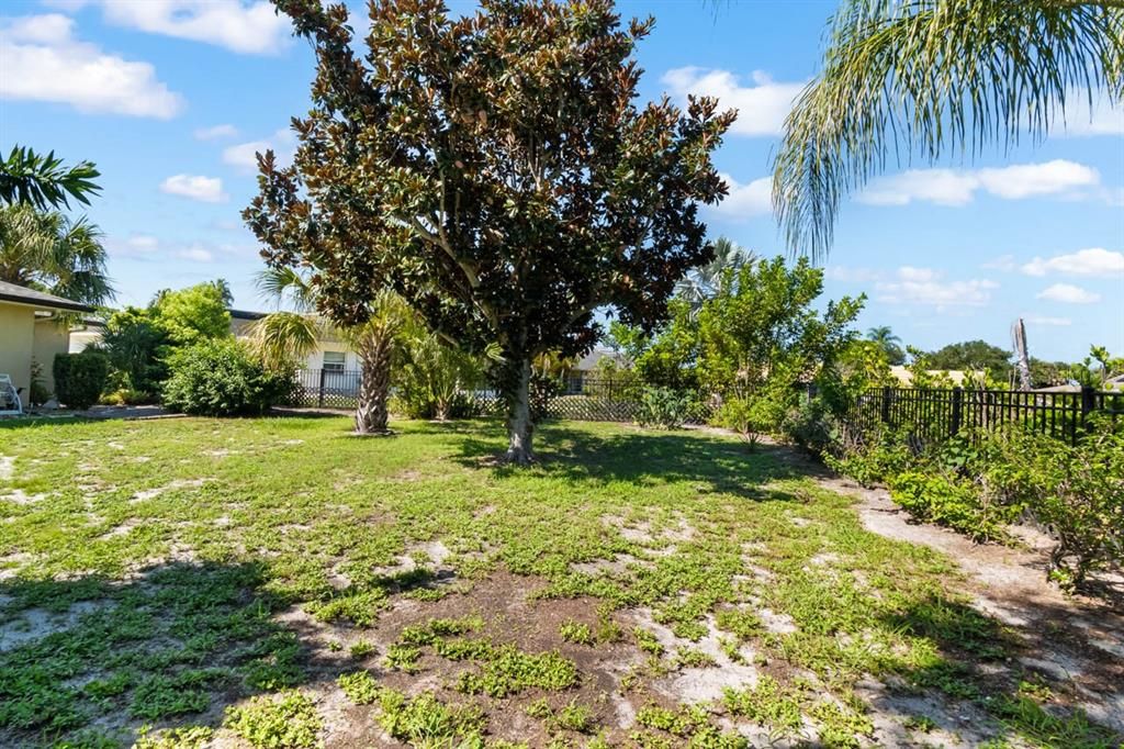 For Sale: $349,000 (3 beds, 2 baths, 2113 Square Feet)