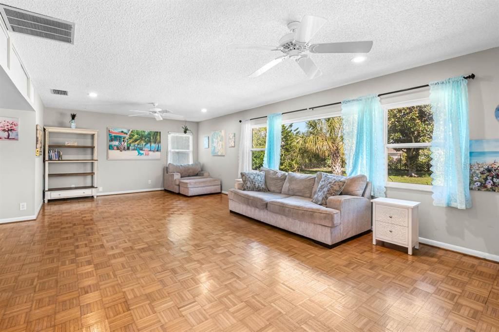 For Sale: $349,000 (3 beds, 2 baths, 2113 Square Feet)