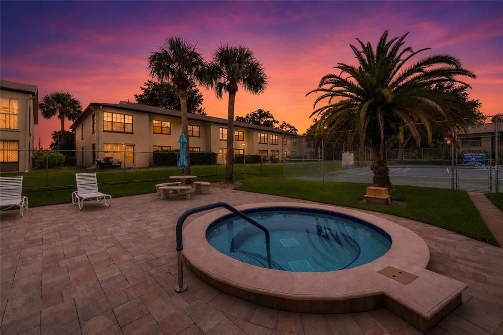 For Sale: $130,000 (1 beds, 1 baths, 679 Square Feet)