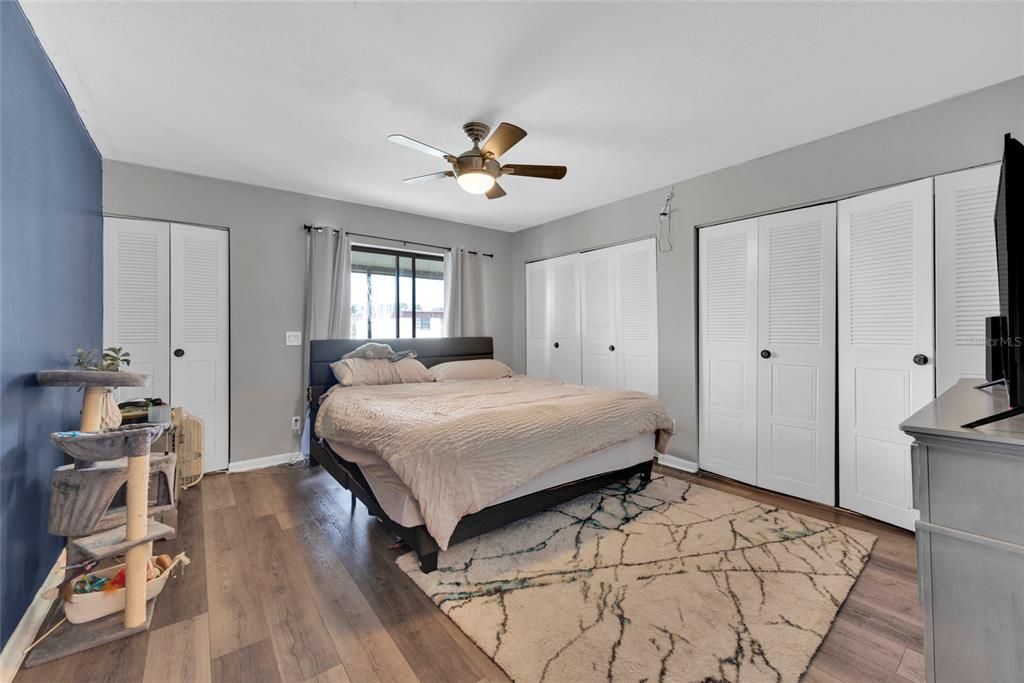 For Sale: $130,000 (1 beds, 1 baths, 679 Square Feet)