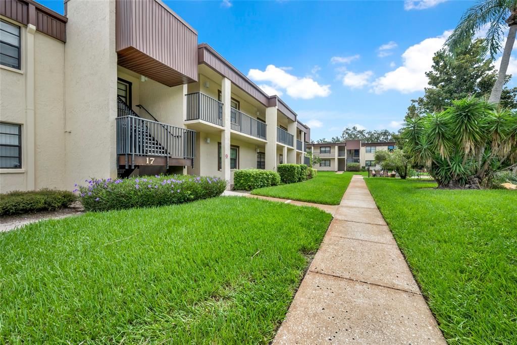 For Sale: $130,000 (1 beds, 1 baths, 679 Square Feet)