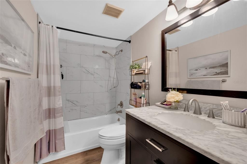 For Sale: $130,000 (1 beds, 1 baths, 679 Square Feet)