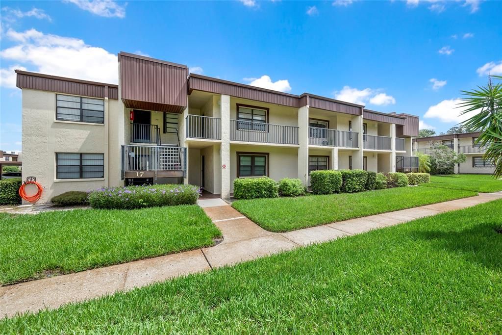 For Sale: $130,000 (1 beds, 1 baths, 679 Square Feet)