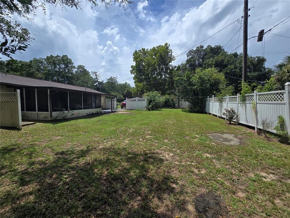 For Sale: $150,000 (2 beds, 2 baths, 1055 Square Feet)