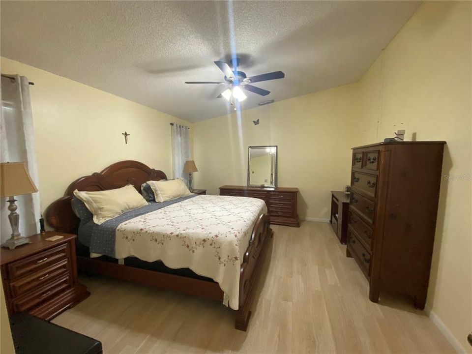 На продажу: $445,000 (3 спален, 2 ванн, 1617 Квадратных фут)