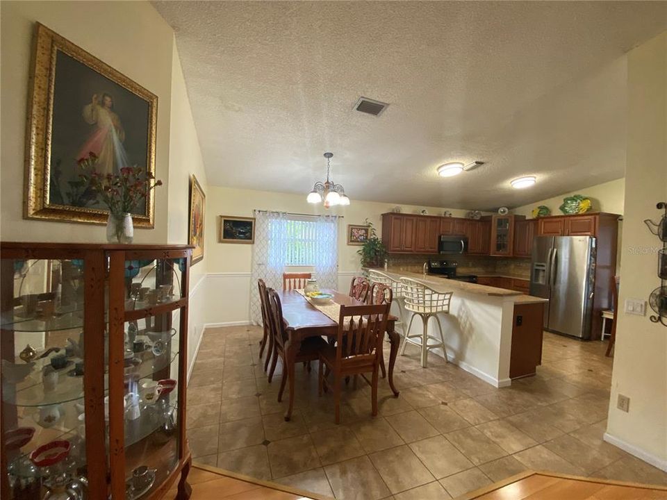 На продажу: $445,000 (3 спален, 2 ванн, 1617 Квадратных фут)
