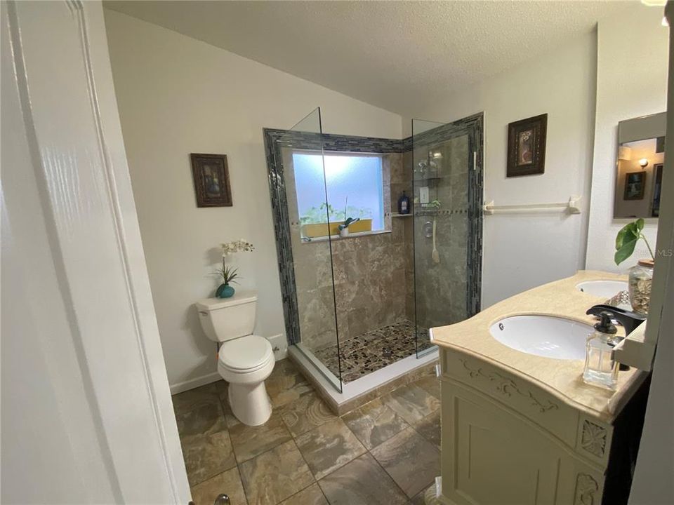 На продажу: $445,000 (3 спален, 2 ванн, 1617 Квадратных фут)