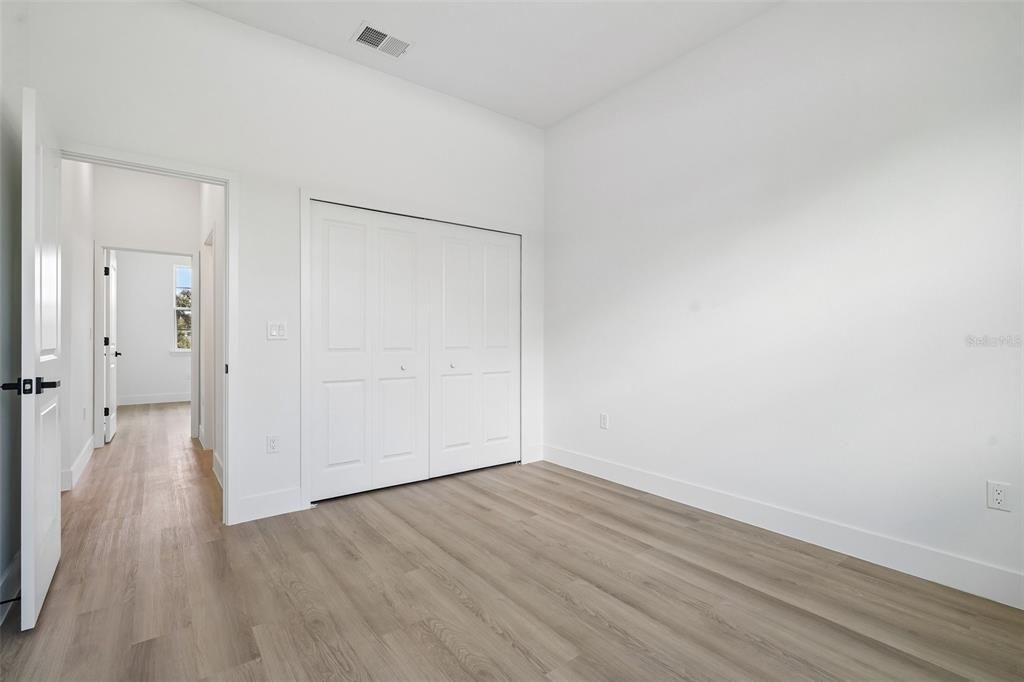 For Sale: $349,000 (4 beds, 3 baths, 1802 Square Feet)