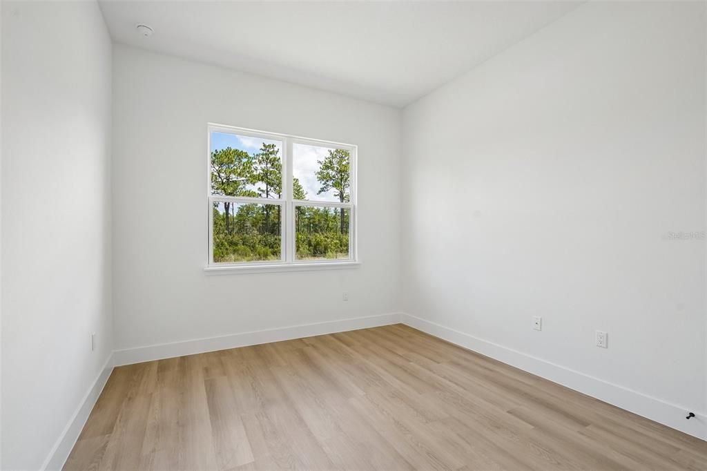 For Sale: $349,000 (4 beds, 3 baths, 1802 Square Feet)
