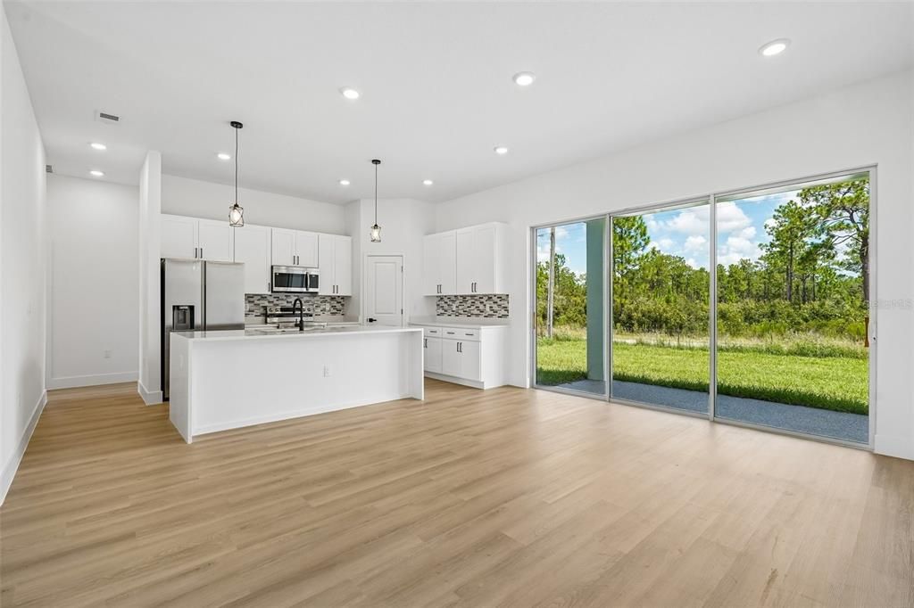 For Sale: $349,000 (4 beds, 3 baths, 1802 Square Feet)