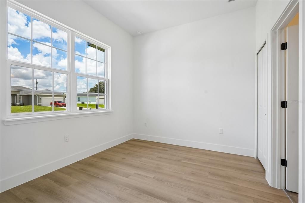 For Sale: $349,000 (4 beds, 3 baths, 1802 Square Feet)