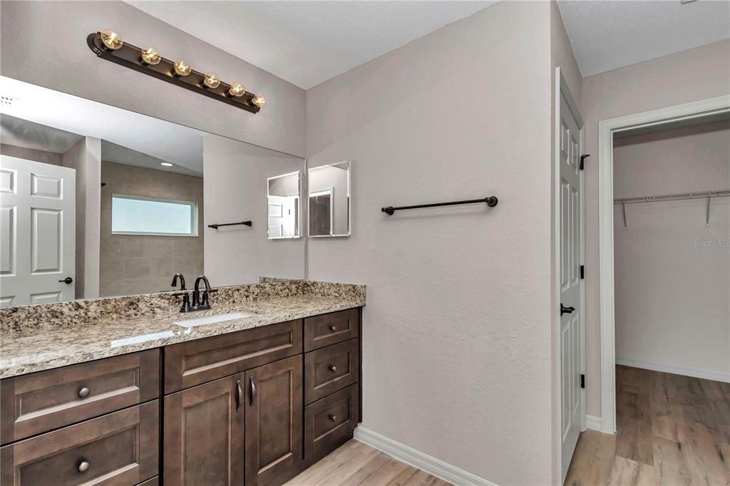 For Sale: $289,900 (4 beds, 2 baths, 1747 Square Feet)