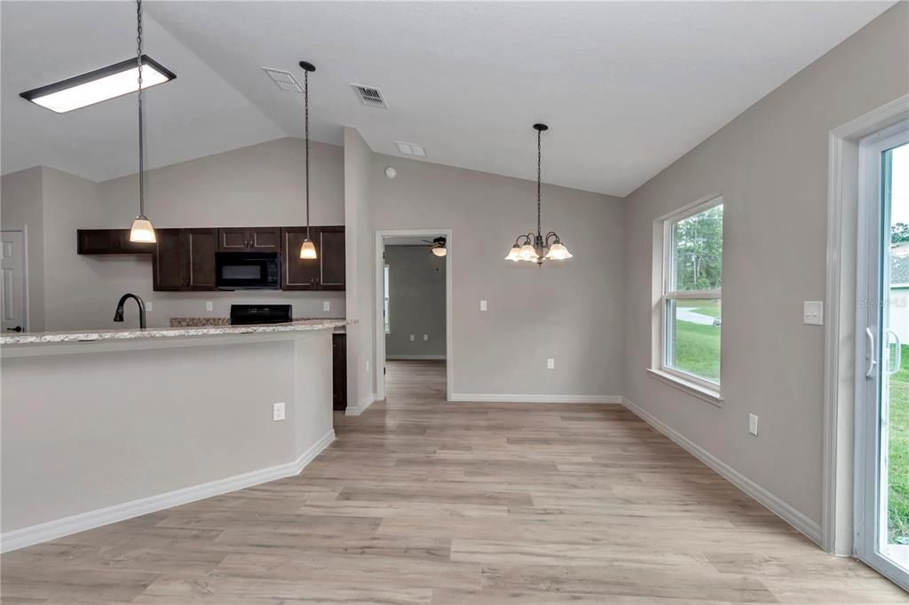 For Sale: $289,900 (4 beds, 2 baths, 1747 Square Feet)