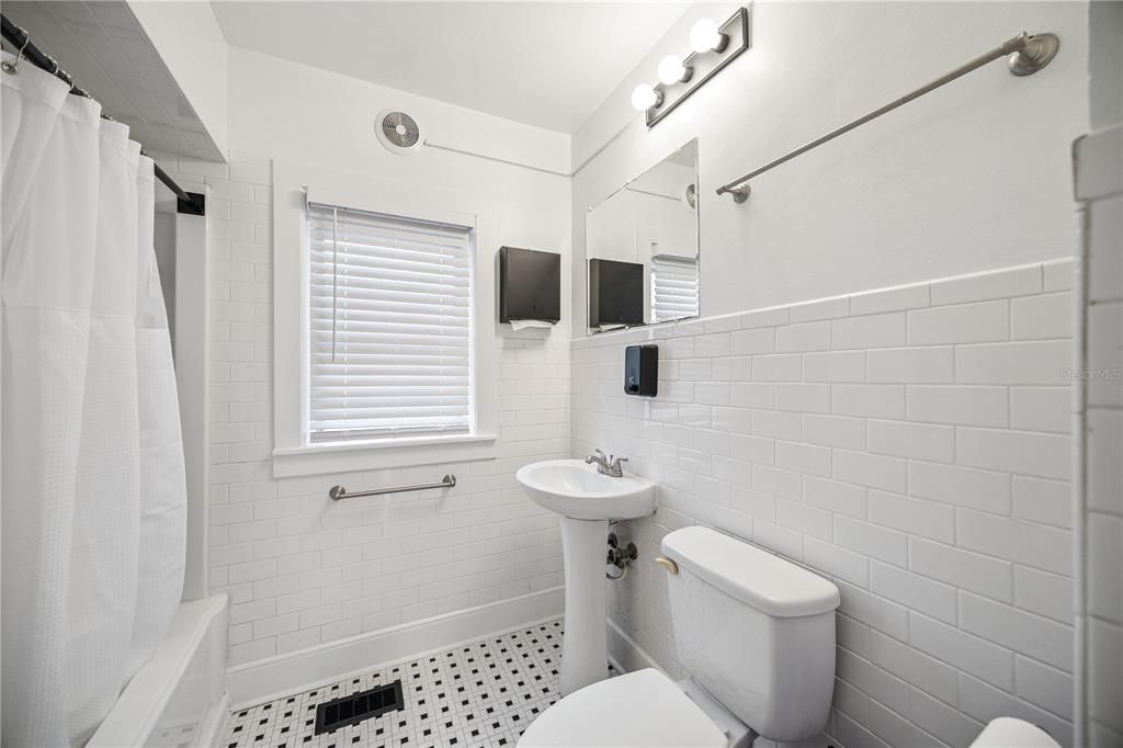 For Sale: $350,000 (0 beds, 0 baths, 1848 Square Feet)