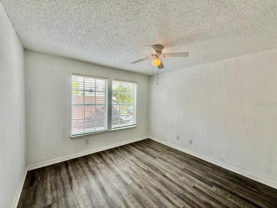 For Rent: $1,550 (1 beds, 1 baths, 694 Square Feet)