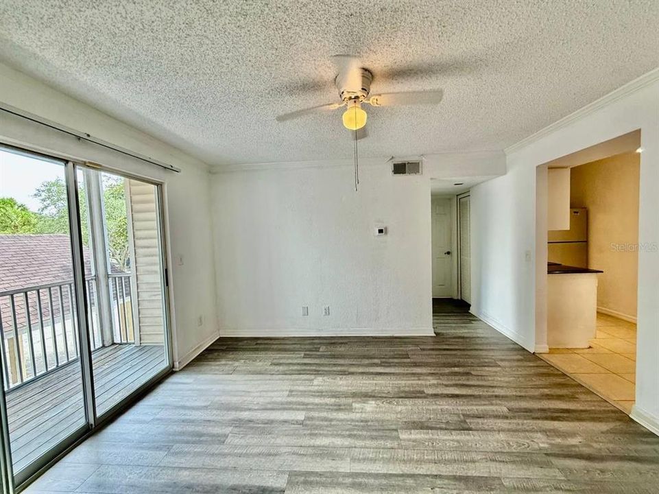 For Rent: $1,550 (1 beds, 1 baths, 694 Square Feet)