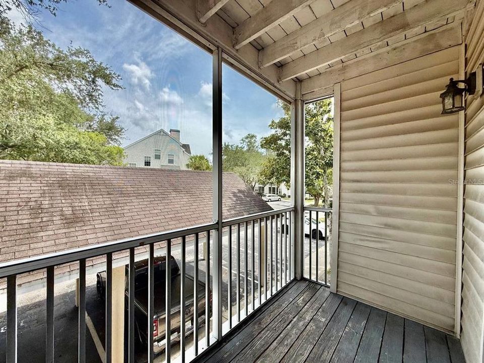 For Rent: $1,550 (1 beds, 1 baths, 694 Square Feet)