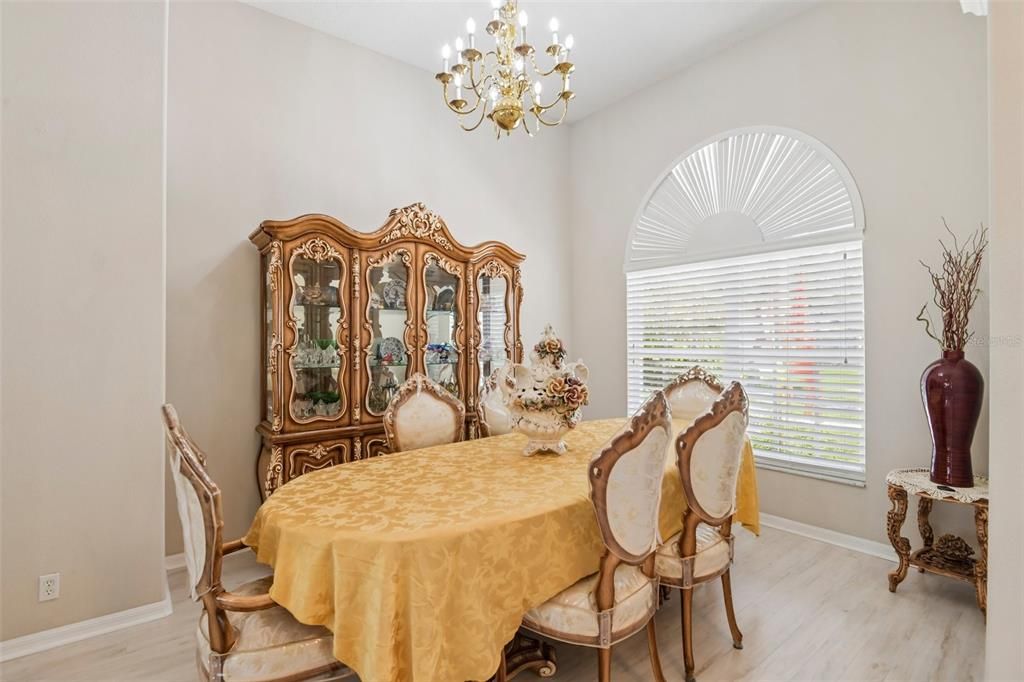 For Sale: $1,399,999 (5 beds, 4 baths, 3245 Square Feet)