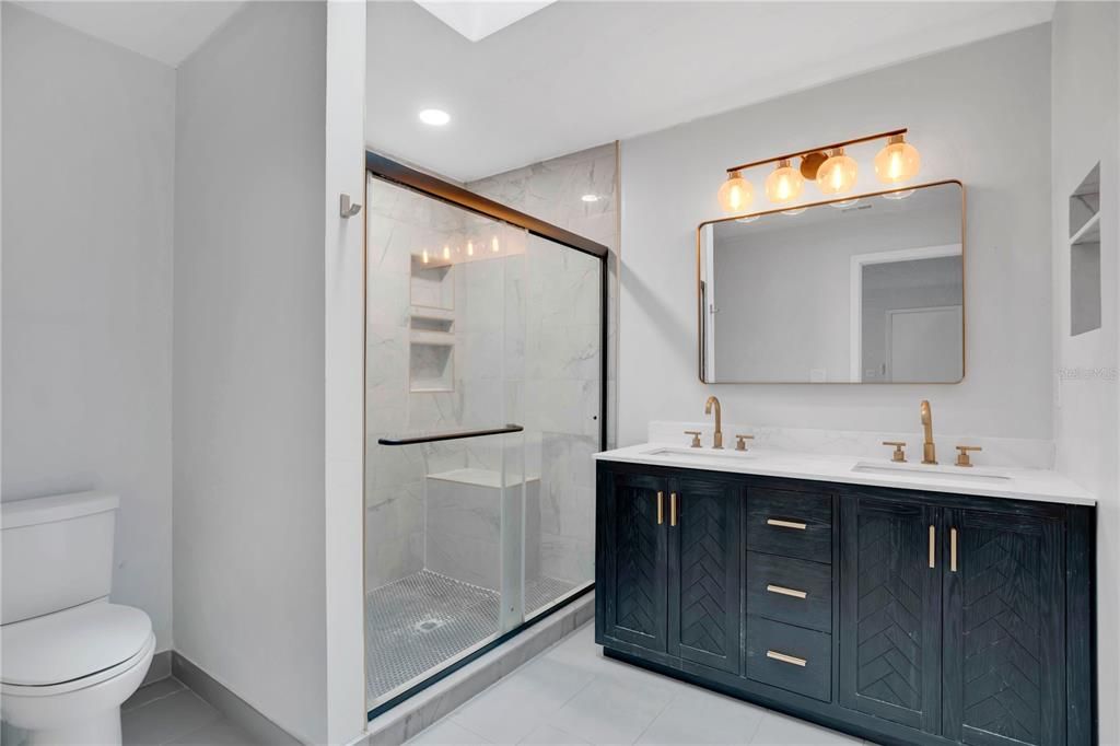 For Sale: $339,900 (4 beds, 2 baths, 1680 Square Feet)