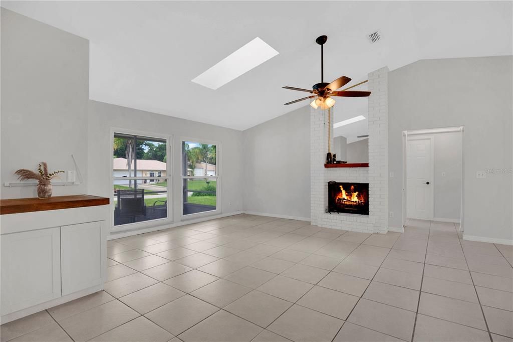 For Sale: $339,900 (4 beds, 2 baths, 1680 Square Feet)