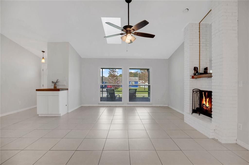 For Sale: $339,900 (4 beds, 2 baths, 1680 Square Feet)