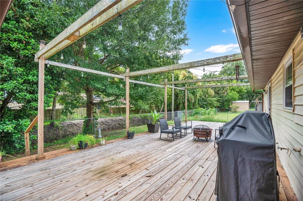 For Sale: $339,900 (4 beds, 2 baths, 1680 Square Feet)