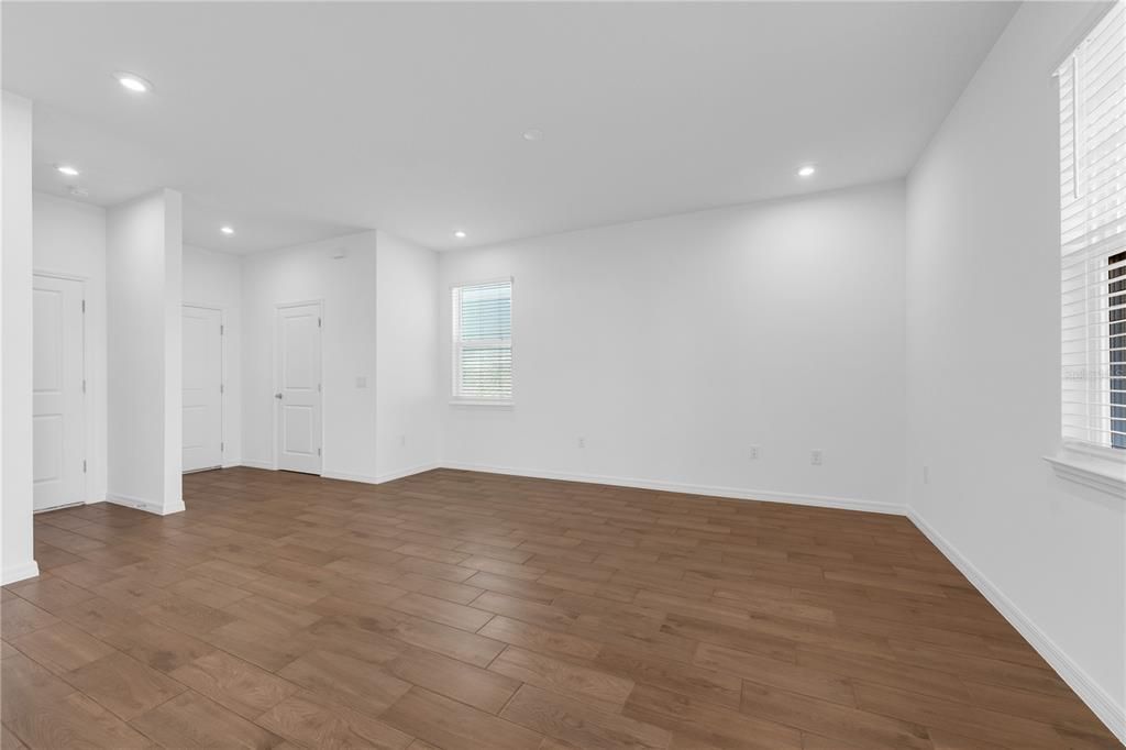For Sale: $356,350 (4 beds, 2 baths, 1876 Square Feet)
