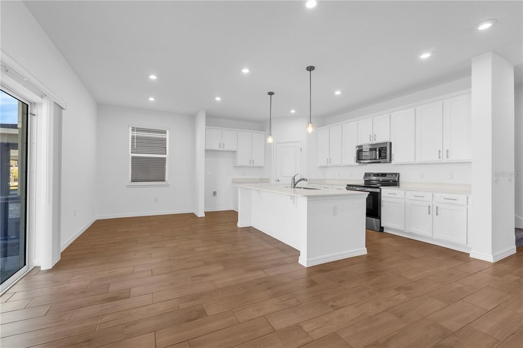 For Sale: $356,350 (4 beds, 2 baths, 1876 Square Feet)