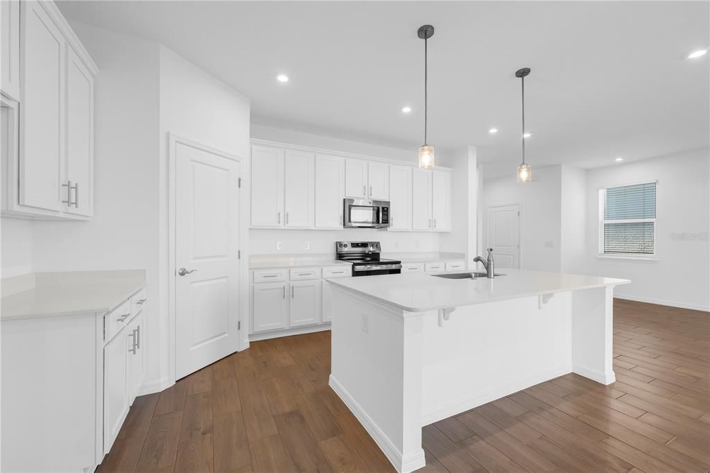 For Sale: $356,350 (4 beds, 2 baths, 1876 Square Feet)