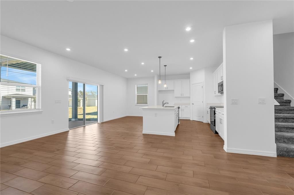 For Sale: $356,350 (4 beds, 2 baths, 1876 Square Feet)