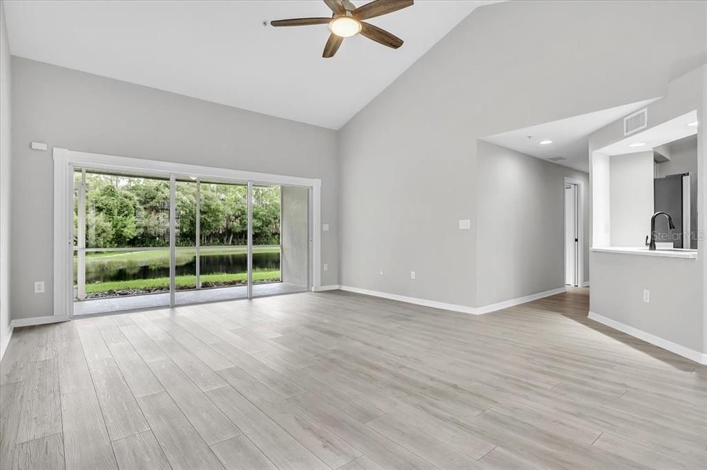 For Sale: $274,900 (2 beds, 2 baths, 1320 Square Feet)