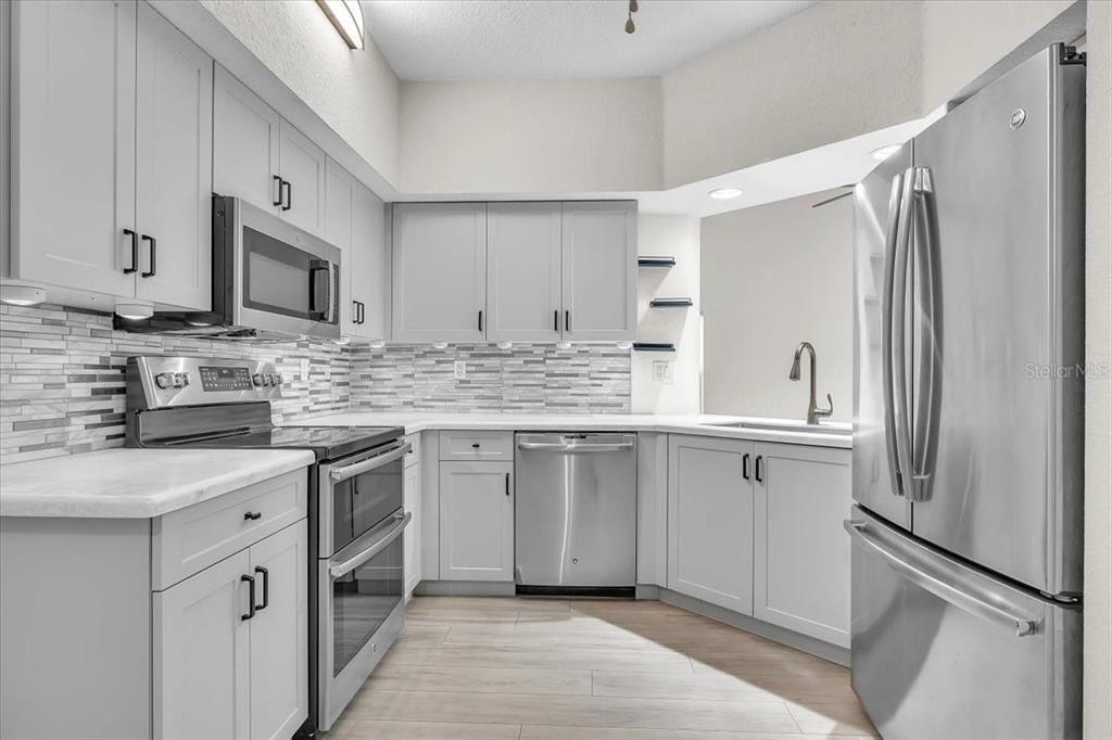 For Sale: $274,900 (2 beds, 2 baths, 1320 Square Feet)